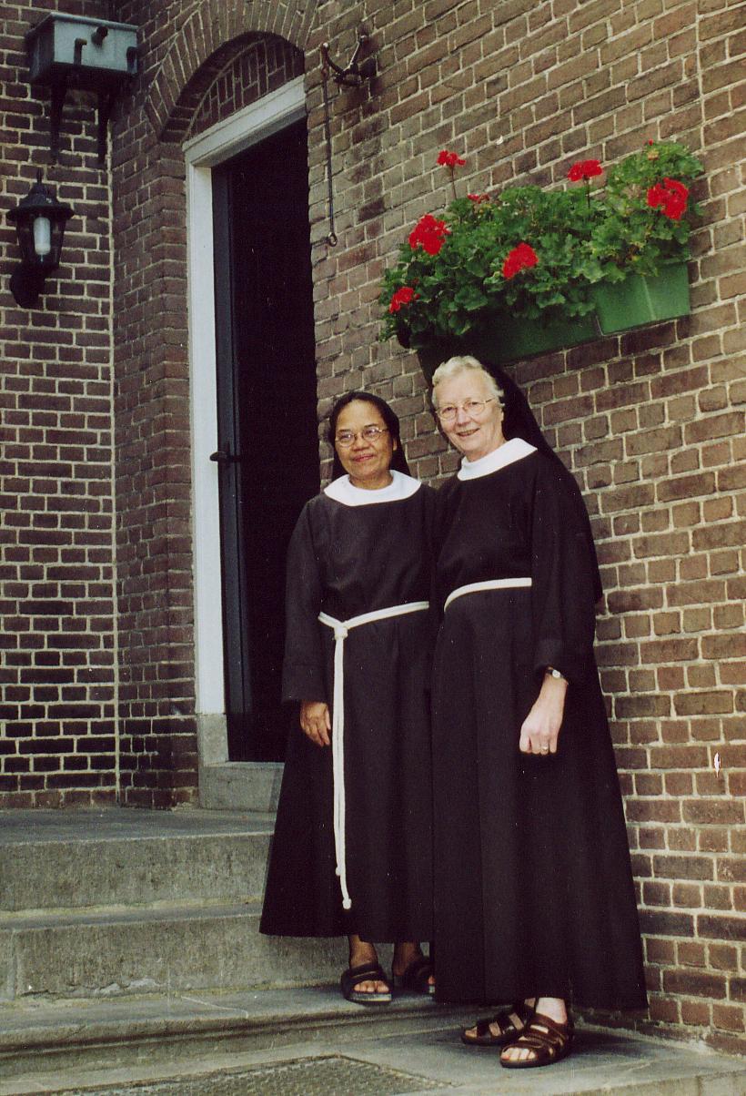 Zie de website van de Zusters Clarissen te Megen 